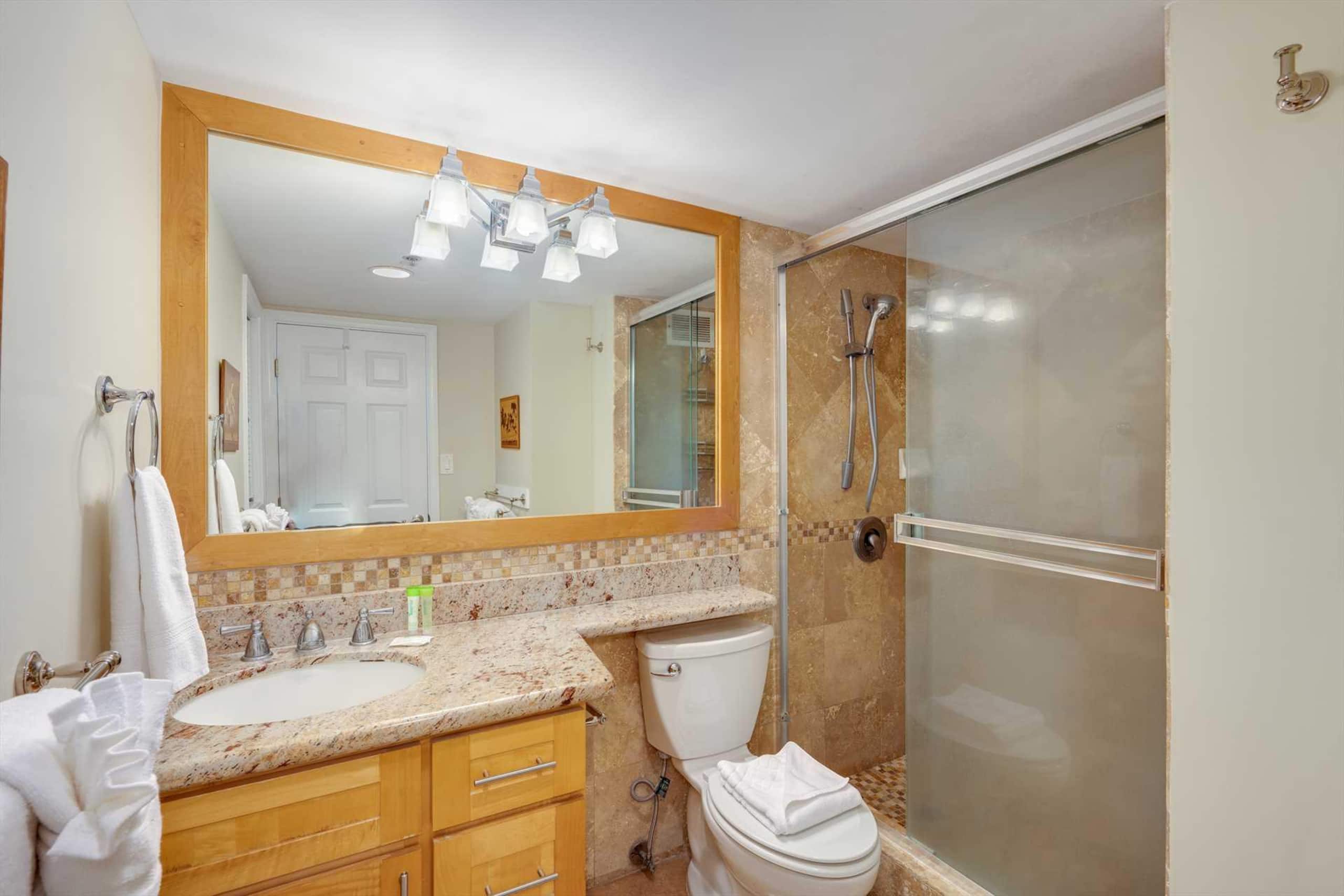 Condo in Waikiki · ★4.85 · 1 bedroom · 2 beds · 1 private bath - Image 27