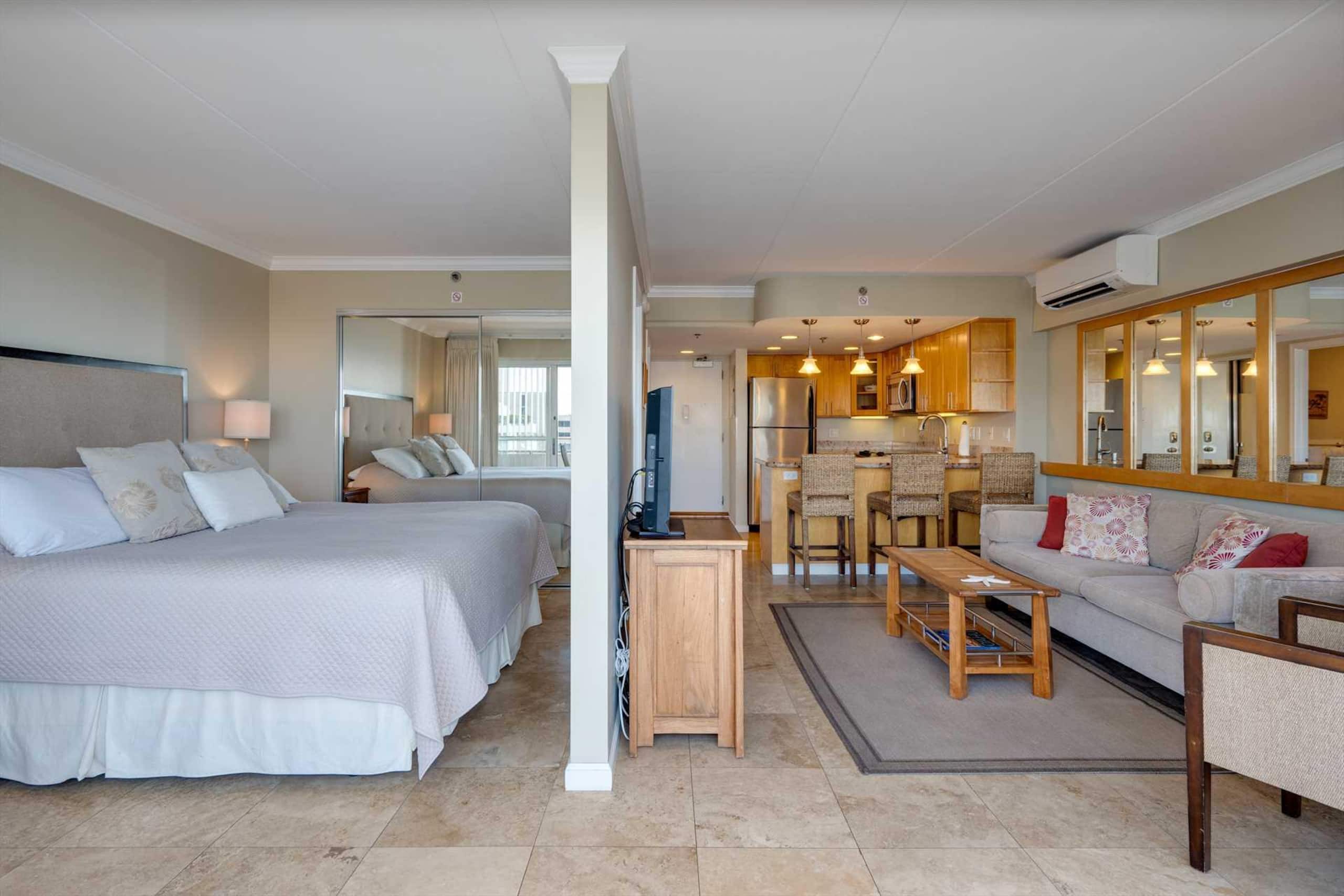 Condo in Waikiki · ★4.85 · 1 bedroom · 2 beds · 1 private bath - Image 24