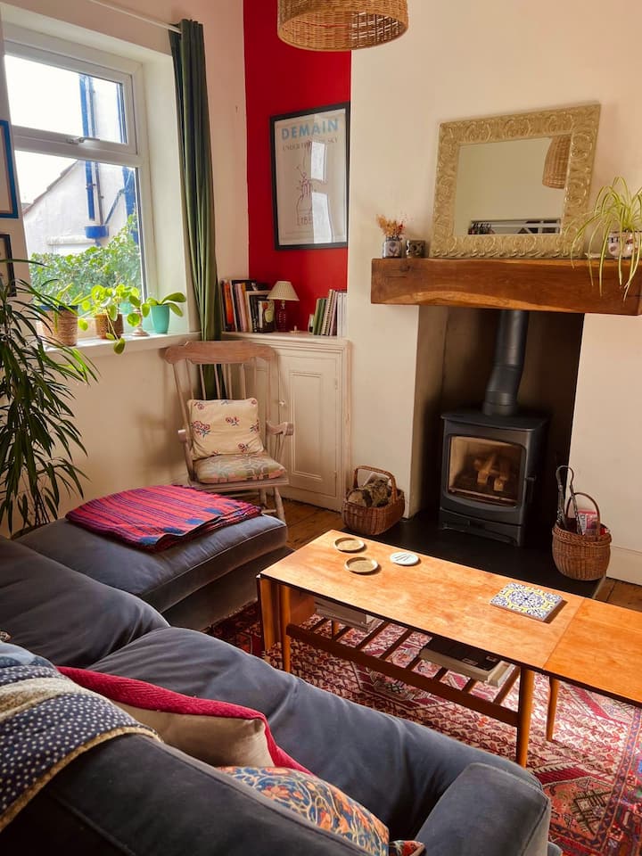 Double Bedroom In A Cosy House - Cardiff