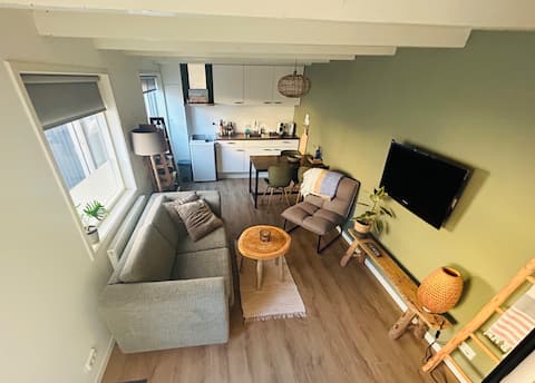 Top performing Airbnb: Beach House Parallel near the sea in Zeeheldenbuurt
