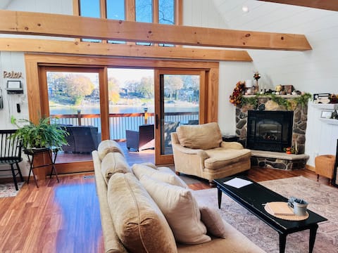 The Tree House-Sleeps 10-Cozy inside crisp outside