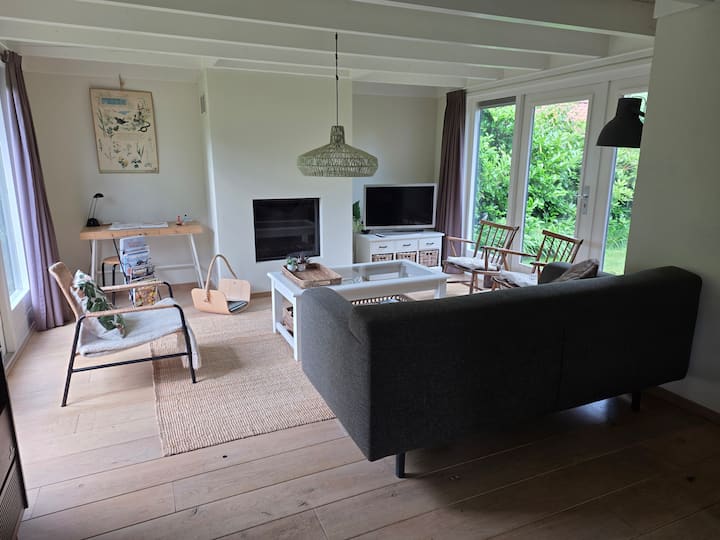 Sfeervolle Rietgedekte 6-persoons Vakantiewoning - Meppel