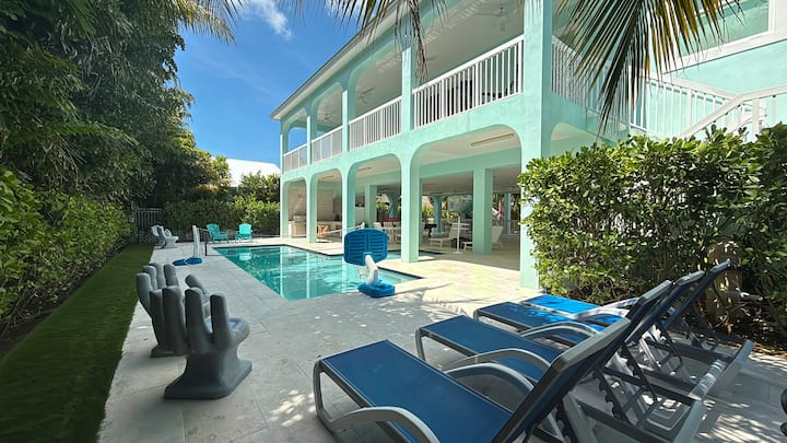 Blue Paradise 5bed/5bath Walking Distance To The Beach With A Private Pool - Cayos de la Florida