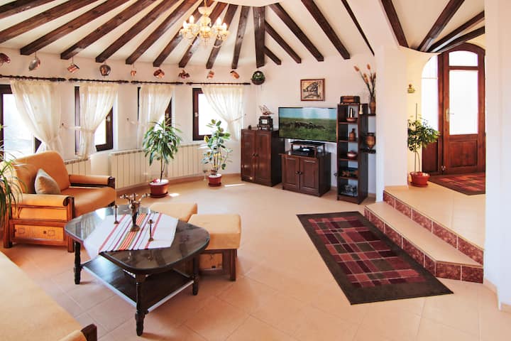 Boutique Apartment Center -Clean, Quiet & Comfort - Plovdiv