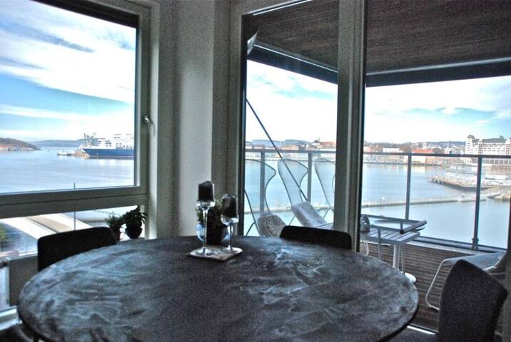 Sjøfrontleilighet. Kort vei til Munch og Operaen. gallery image 5