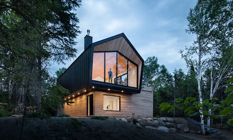 Luxurious Chalet with Pool, Sauna, Spa & View