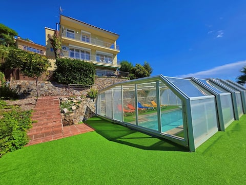 *Heated pool 29ºC and panoramic views*