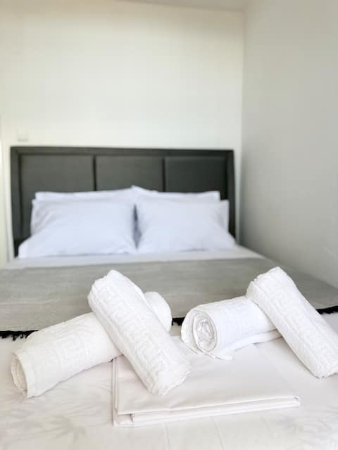 E V Shoreline rooms