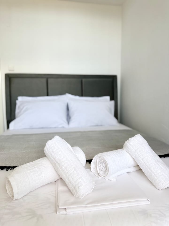 E V Shoreline rooms