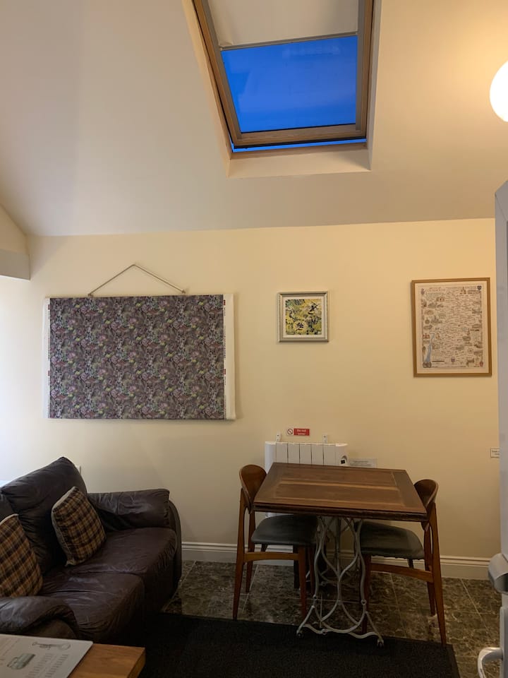 Dursley - The Studio Cotswolds Way (Self Check In) - Gloucestershire