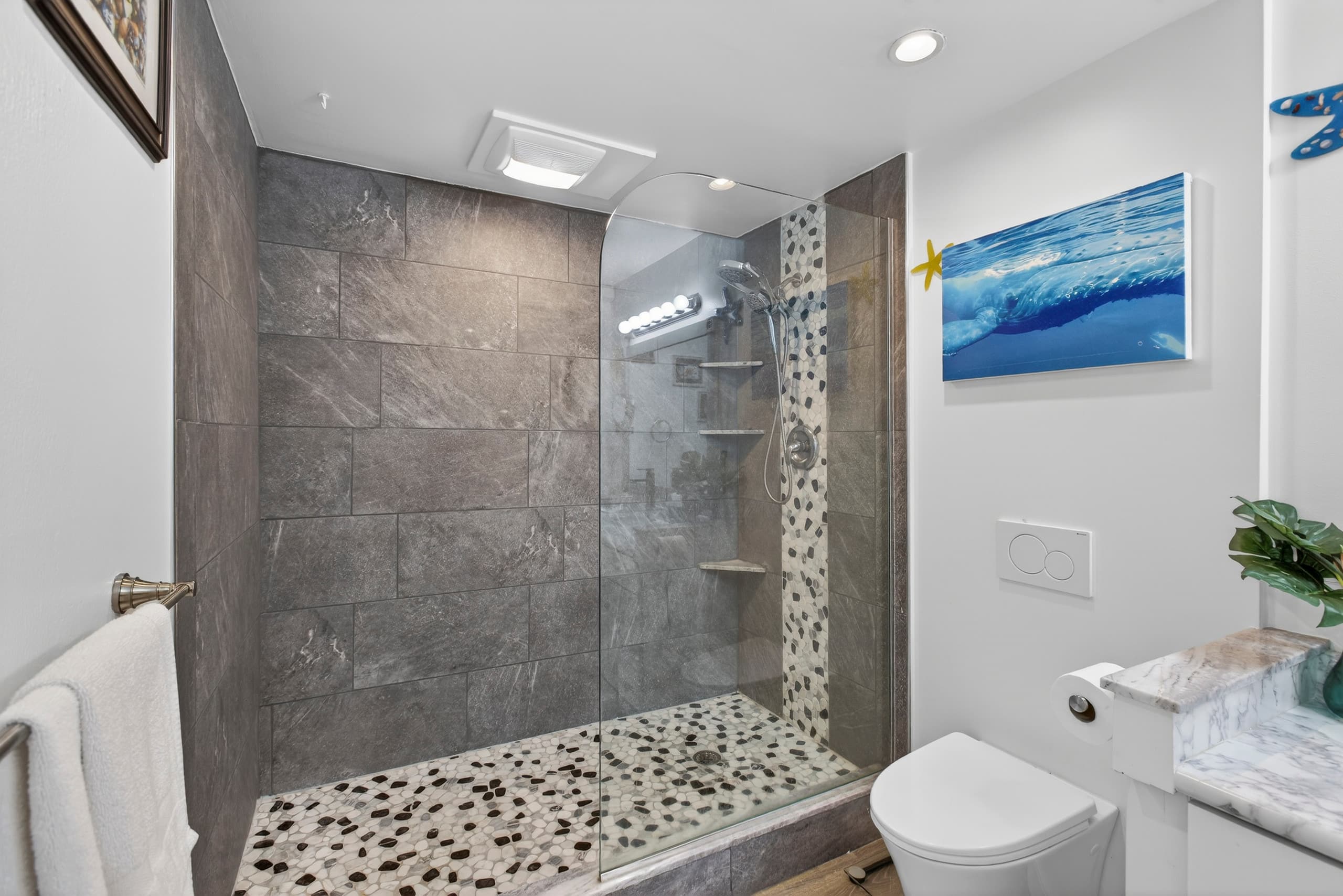 Condo in Lahaina · ★4.94 · 1 bedroom · 2 beds · 1 bath - Image 17