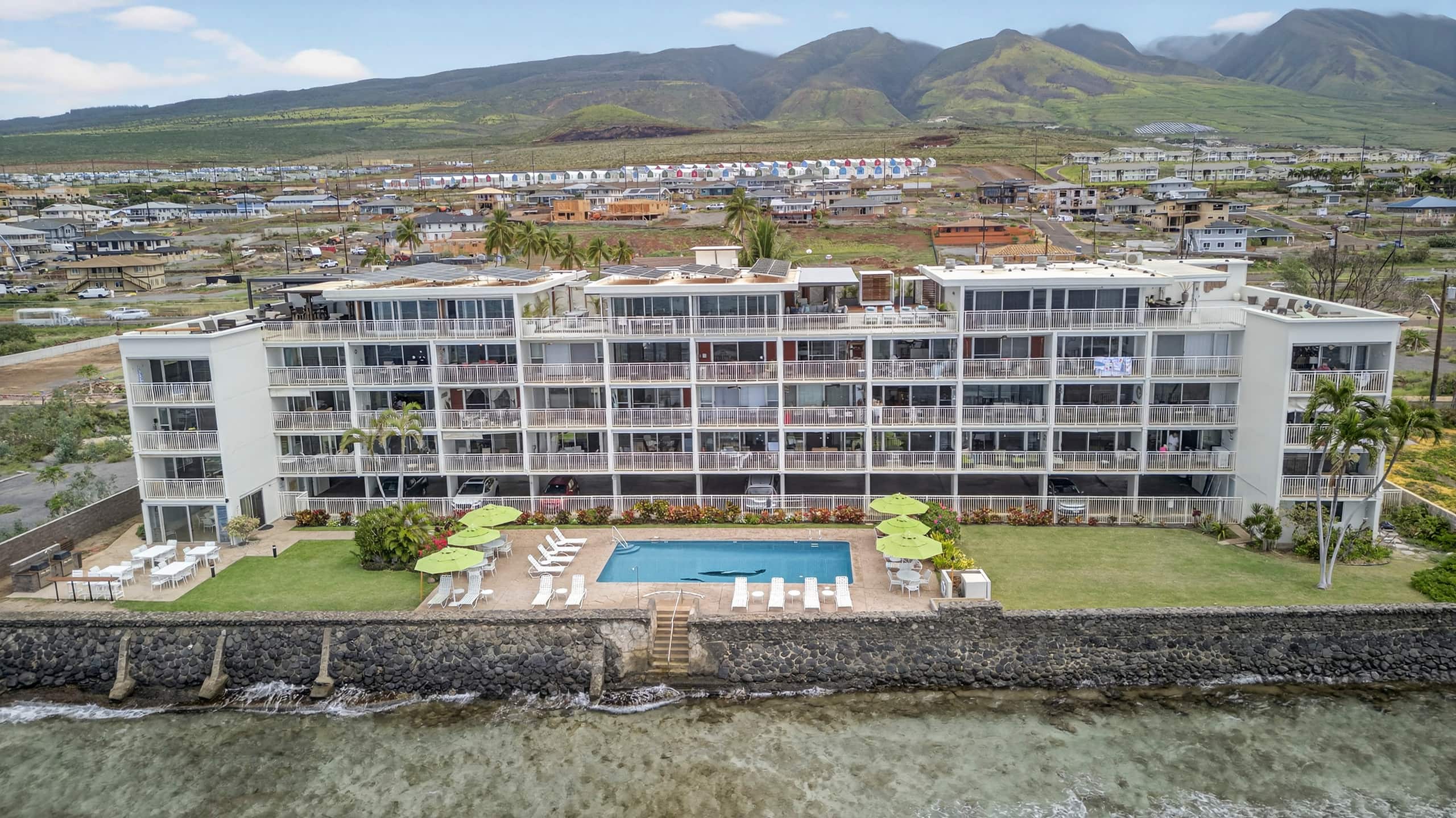 Condo in Lahaina · ★4.94 · 1 bedroom · 2 beds · 1 bath - Image 4