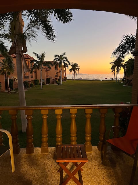 4 bedroom/3 bath beachside condo, Bahia Delfin-219