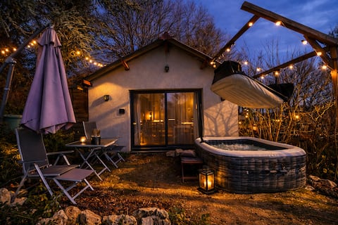 Cottage with private jacuzzi Blois-Amboise