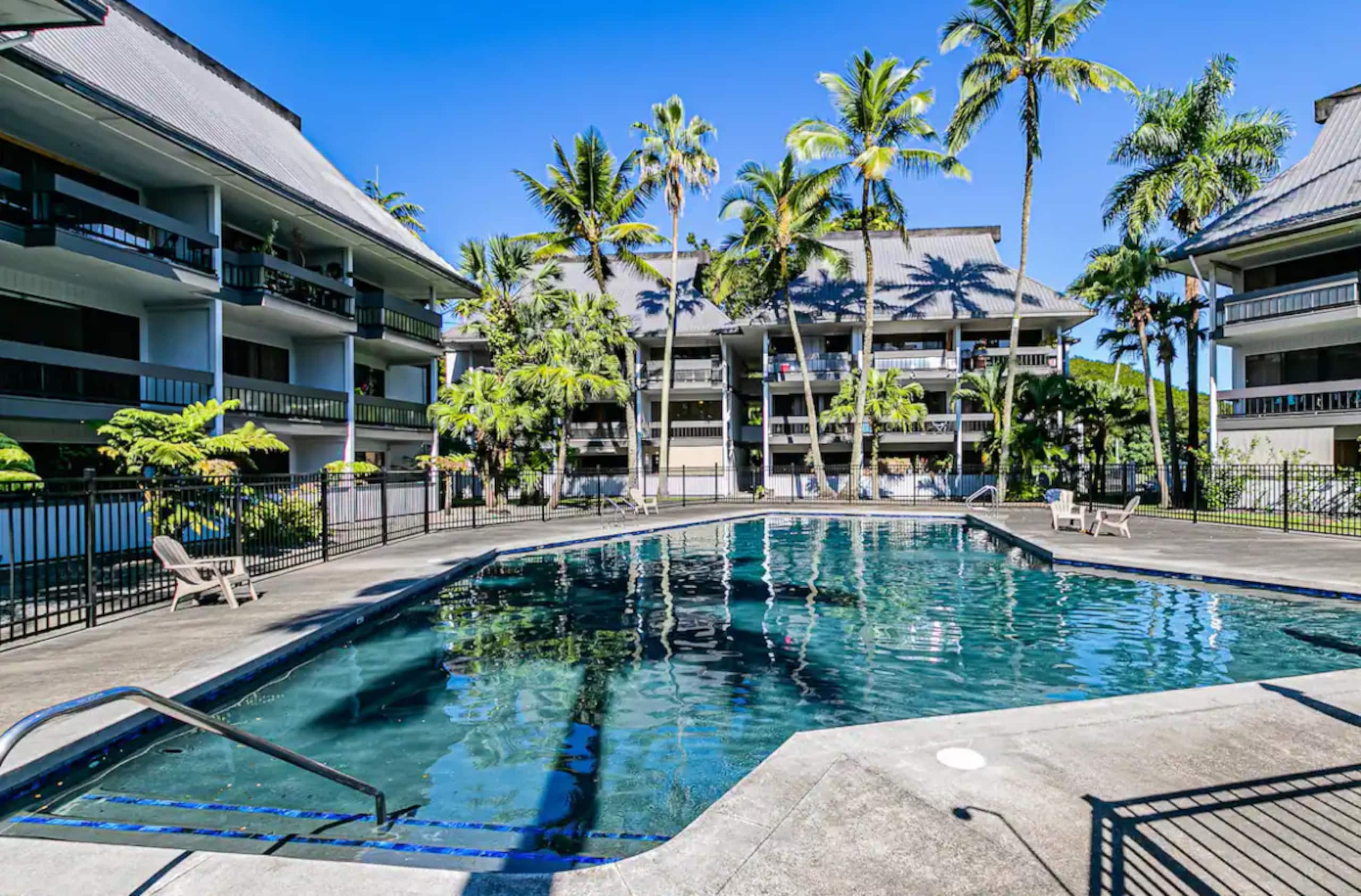 Condo in Hilo · ★4.69 · Studio · 1 bed · 1 private bath - Image 15
