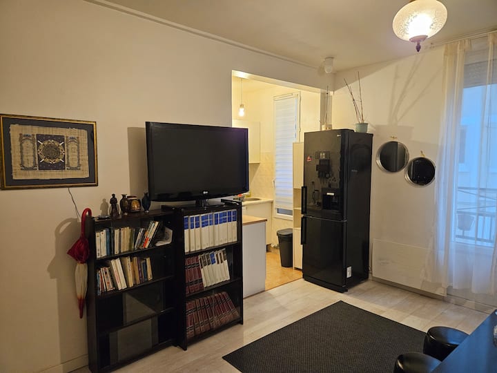 Appartement Cosy 2 Pièces Proche Metro Et Paris - Romainville
