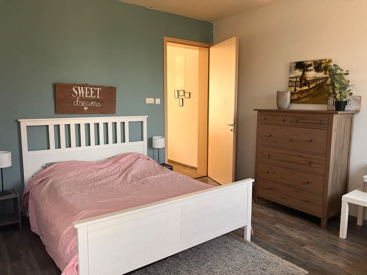 غرفة النوم 1