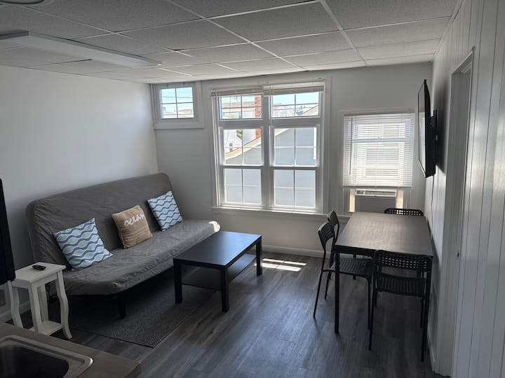 Apt B, Superb Location: Beach Boards Bikes Piers - Wildwood
