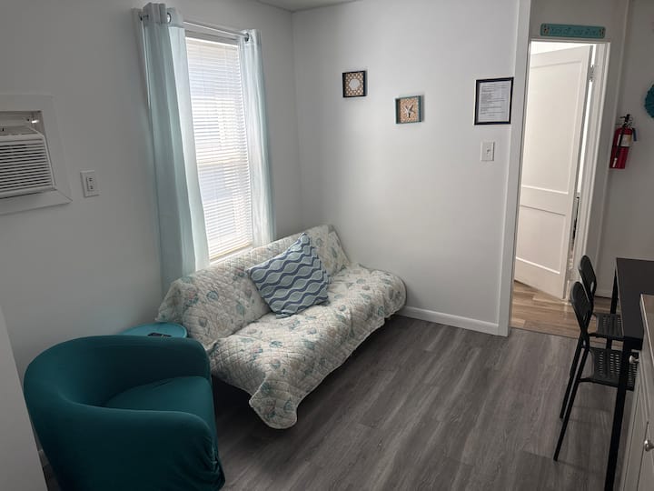 Aptd Superb Location Private Deck,cute N Cozy, - Wildwood, NJ