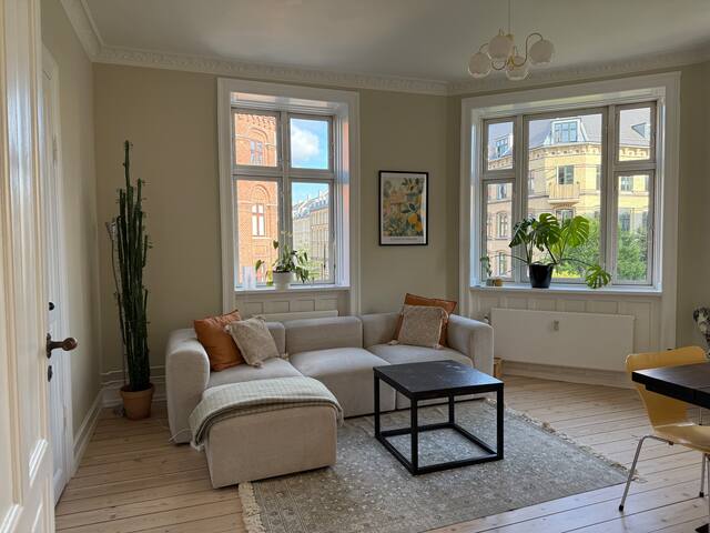 ☆ Lys 3 værelses lejlighed i et pænt nabolag ☆ gallery image 2