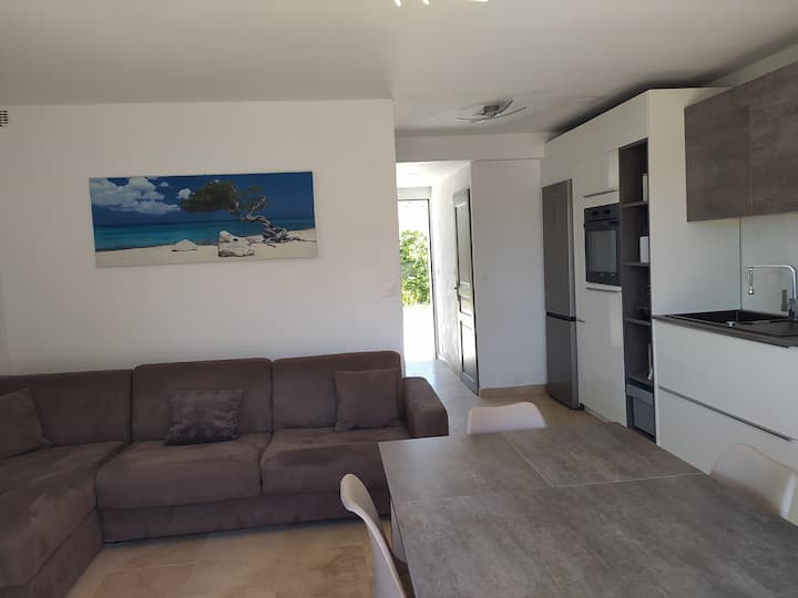 Joli T2 Avec Terrasse En Bord De Plage - Hyères