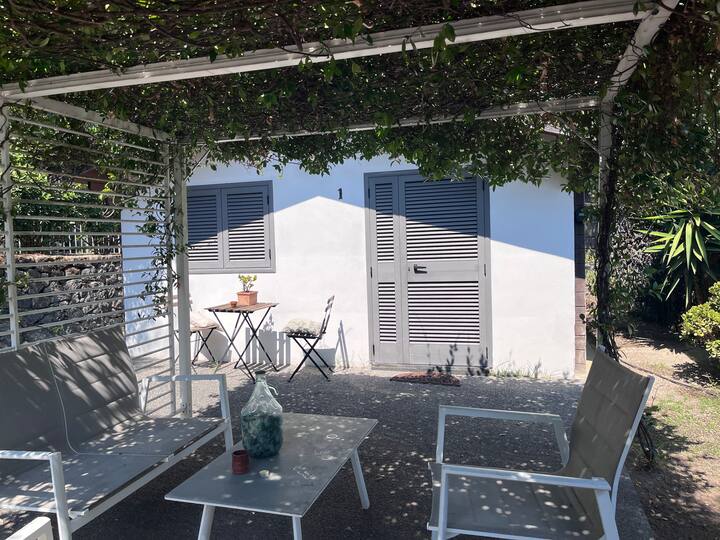 Chalet 1 Nel "Miniglamp E.v. - Camping"  Di Ischia - Ischia Porto