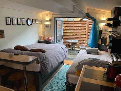 Top performing Airbnb: Cabin 5mins to beach in Whitstable in Chestfield