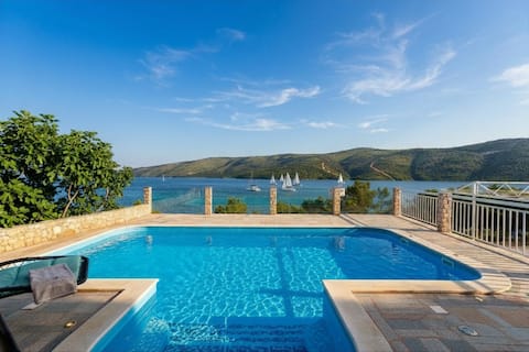 4-Star Seaside Villa near Trogir - Poljica/Marina