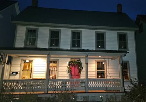 Totally Renovated  historic house near town center