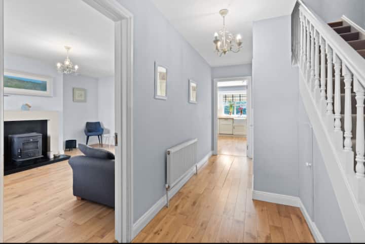 *Southeast Getaway* Cosy Home In Prime Location. - Gorey
