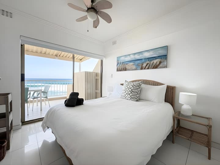 24 Bronze Beach| Umhlanga Seaviews| On The Beach - uMhlanga