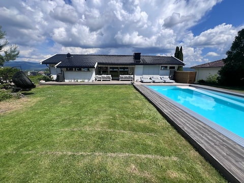 House with swimming pool