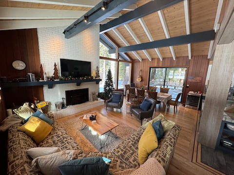 Popular Airbnb listing: McKinney Shores Lake House with HOA beach & pier in Tahoma