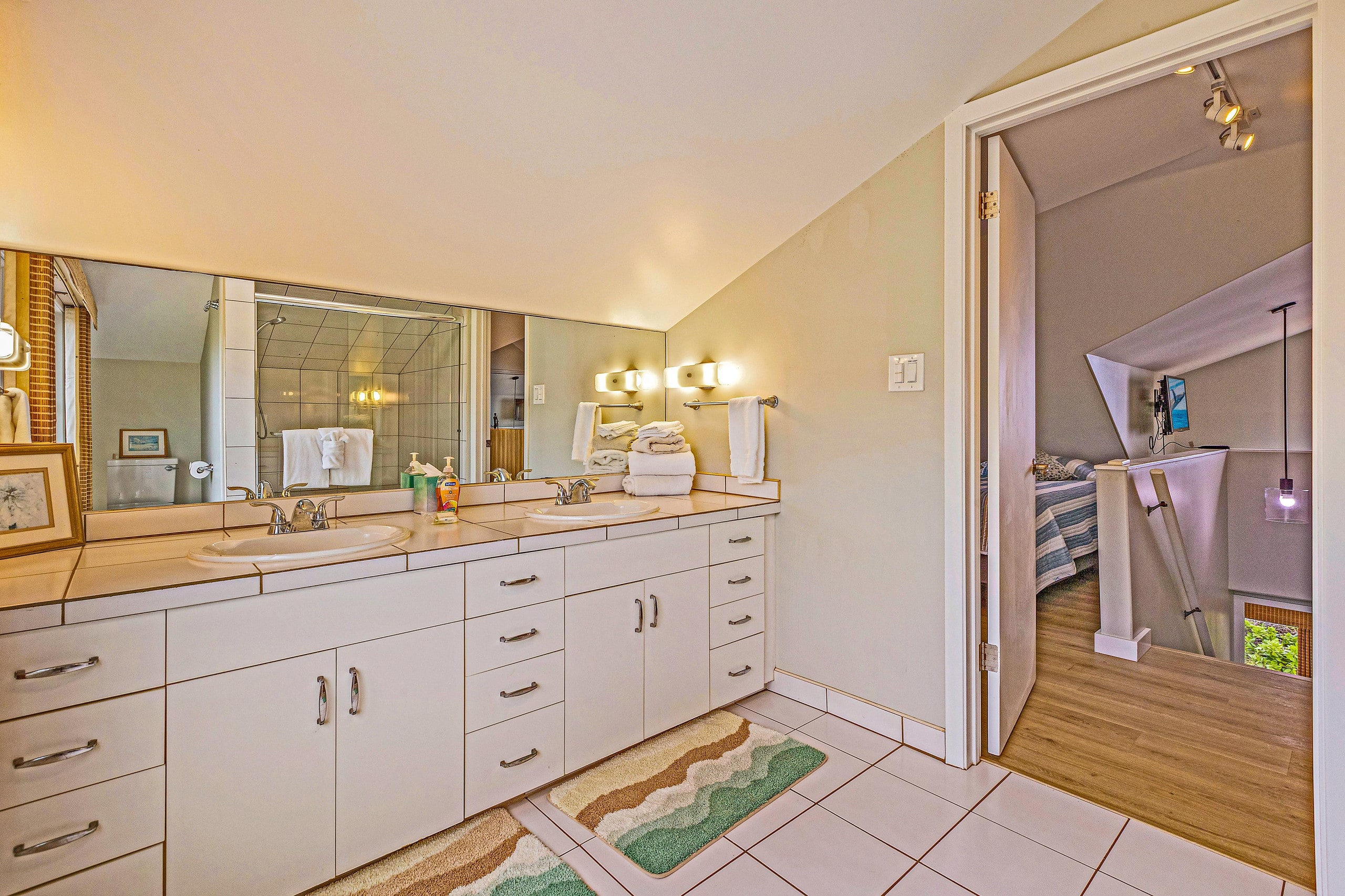 Condo in Lahaina · ★5.0 · 2 bedrooms · 5 beds · 3 baths - Image 26