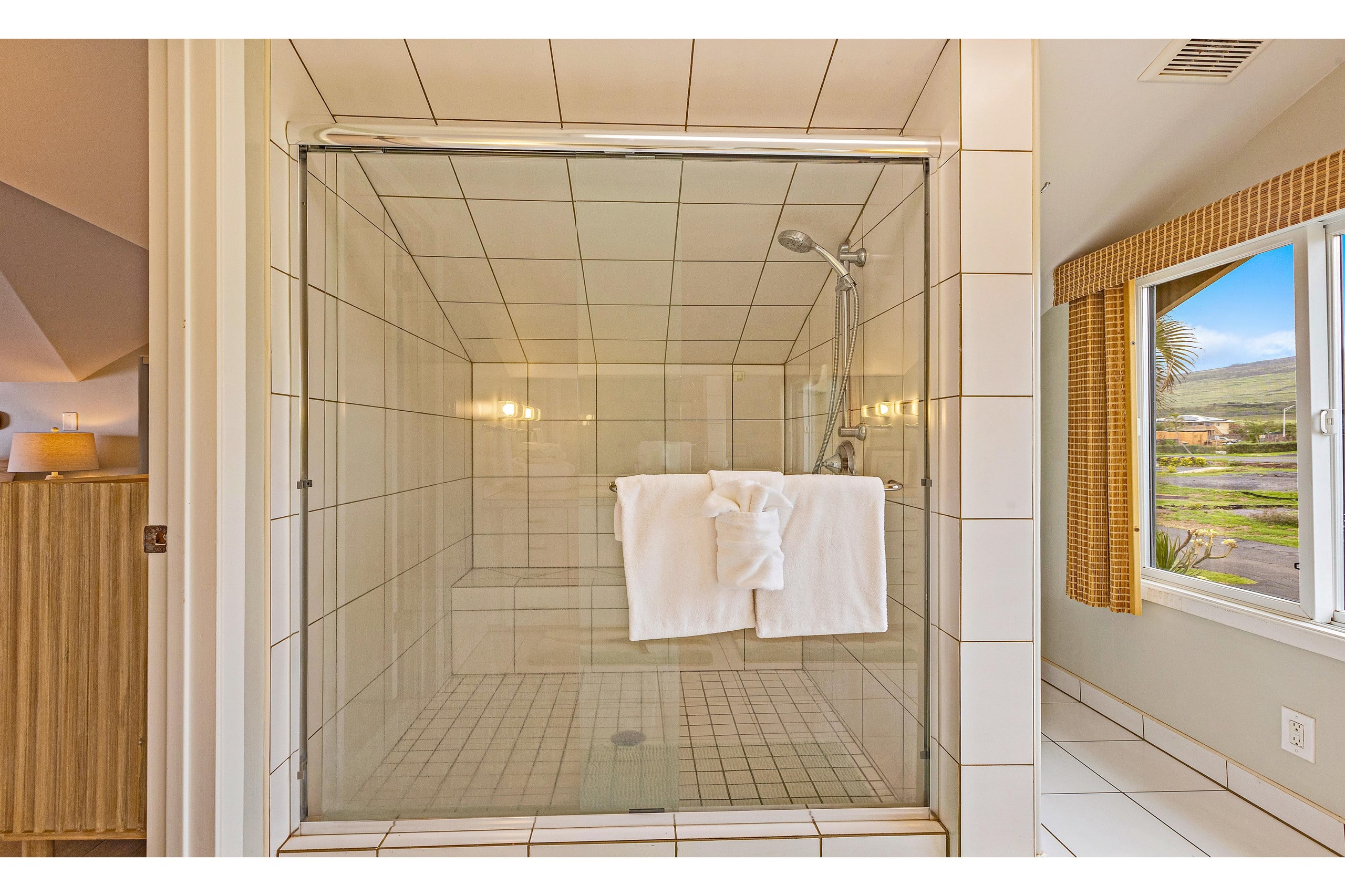 Condo in Lahaina · ★5.0 · 2 bedrooms · 5 beds · 3 baths - Image 24