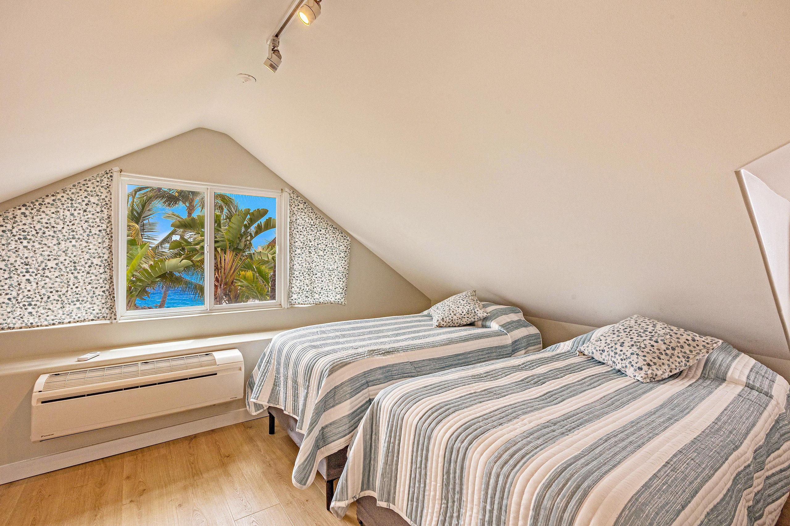 Condo in Lahaina · ★5.0 · 2 bedrooms · 5 beds · 3 baths - Image 19