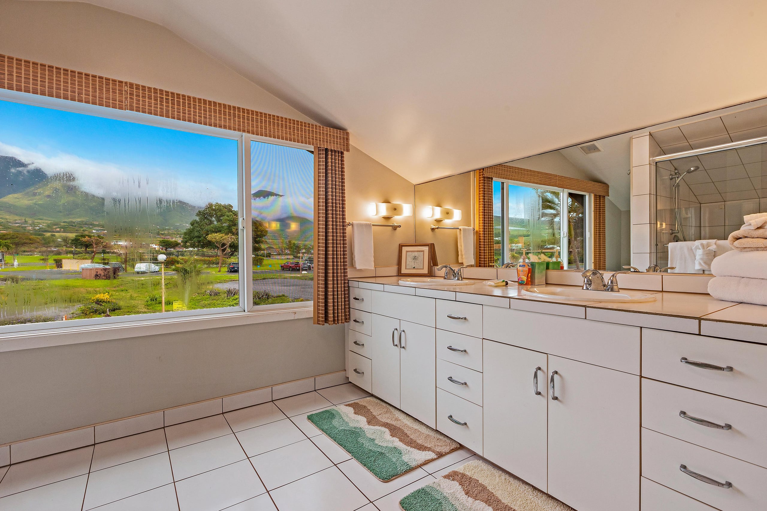 Condo in Lahaina · ★5.0 · 2 bedrooms · 5 beds · 3 baths - Image 25