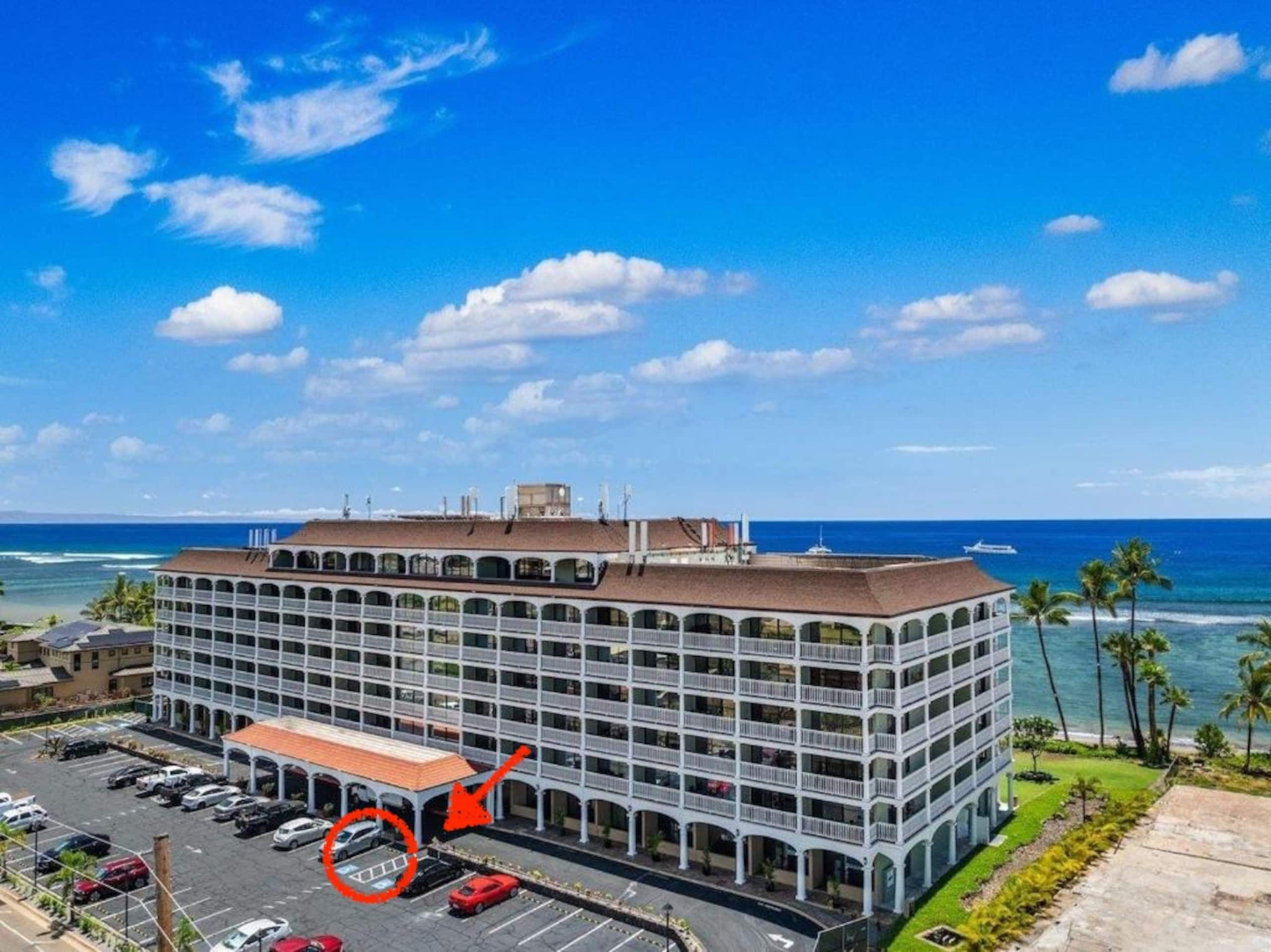 Lahaina Shores Beach Resort Studio - Image 1