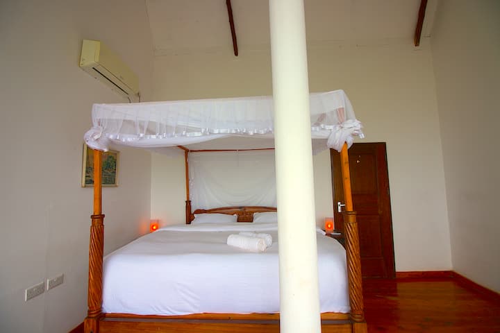 Schlafzimmer 2