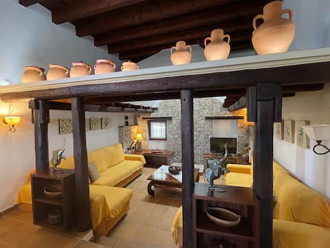 Top Airbnb: ES BOSC Villa in Ibiza en Sant Josep De Sa Talaia