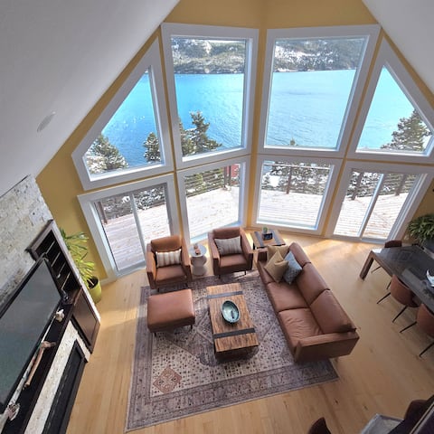 The Cliff House-Chalet with Hot Tub and Ocean View
