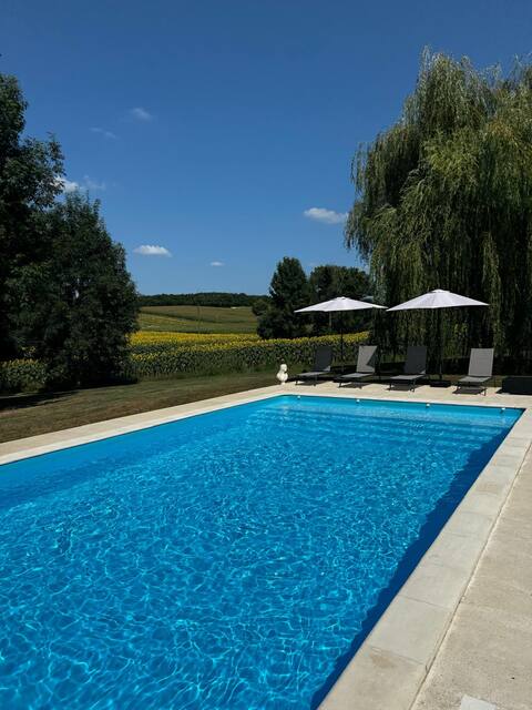 Country Villa with large pool & cinema