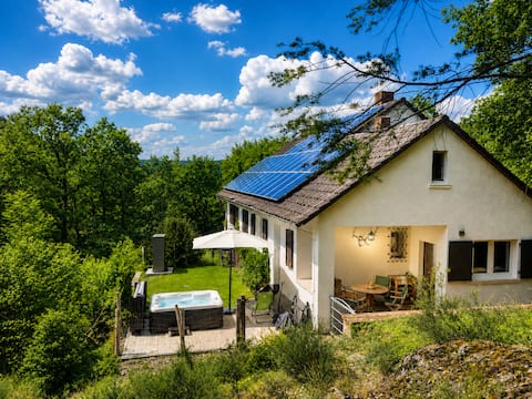 Exclusive Forest Retreat – Sauna & Jacuzzi