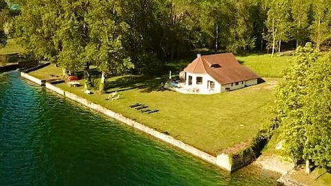 La Villa d'Ars – House by Lake Paladru