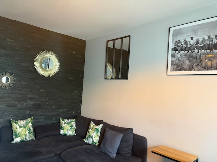 Charmante Maison Avec Balcon Parking- Direct Paris - Bezons
