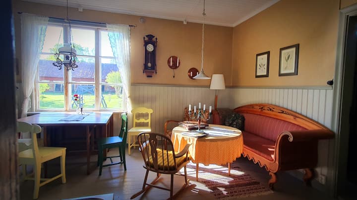Gammal Charm I Genuin Bruksmiljö - Lgh A - Tierp