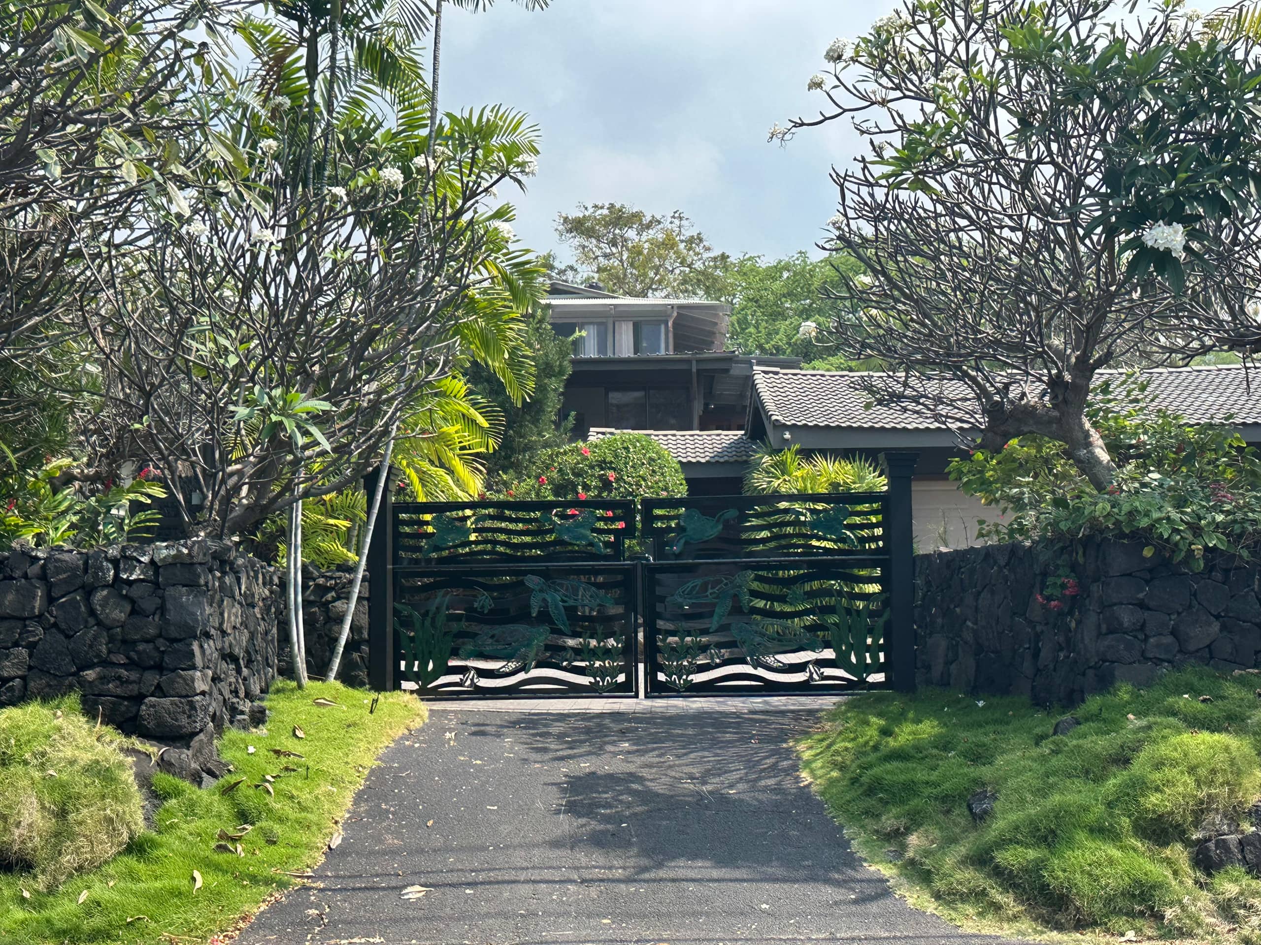 Home in Kailua-Kona · ★4.98 · 4 bedrooms · 4 beds · 3.5 baths - Image 40