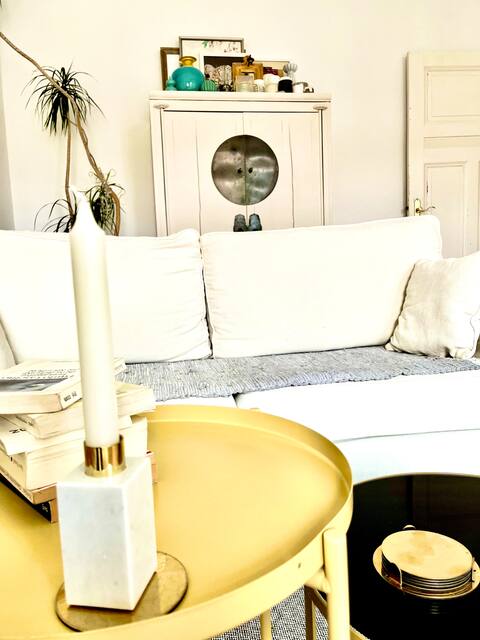 Top Airbnb: Sunny, spacious apartment, great location in Rummelsburg