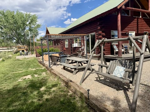 Elk River Cabin - Private Hot Tub
