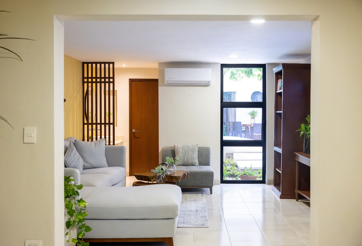 Top performing Airbnb: Santián · 8BR Mansion · Big Groups · Daily Clean in Mérida